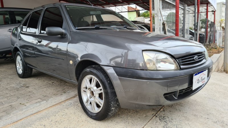 FIESTA 1 6 MPI STREET SEDAN 8V GASOLINA 4P MANUAL 2003 CAXIAS DO SUL