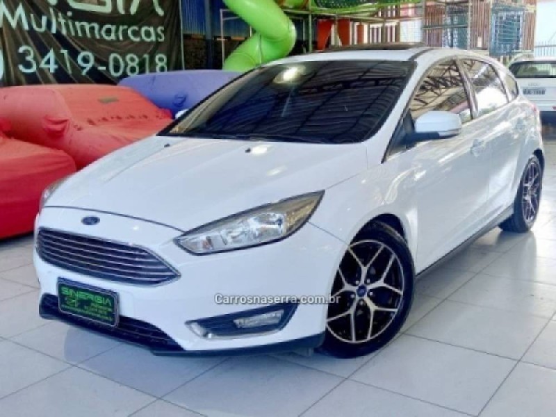 FOCUS 2 0 TITANIUM HATCH 16V FLEX 4P AUTOMATICO 2017 CAXIAS DO SUL