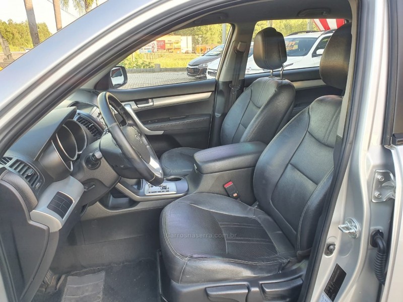 SORENTO 2.4 EX2 4X2 16V GASOLINA 4P AUTOMÁTICO - 2012 - BOM PRINCíPIO