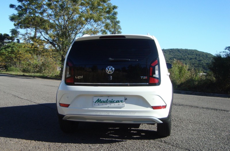 UP 1.0 TSI CROSS 12V FLEX 4P MANUAL - 2018 - FLORES DA CUNHA