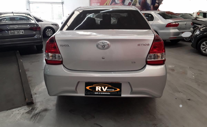ETIOS 1.5 X PLUS SEDAN 16V FLEX 4P AUTOMÁTICO