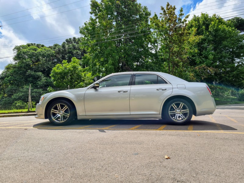 300 C 3.6 SEDAN V6 24V GASOLINA 4P AUTOMÁTICO - 2012 - BENTO GONçALVES