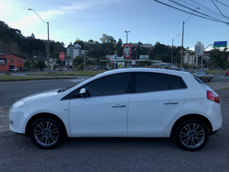 BRAVO 1.8 ESSENCE 16V FLEX 4P MANUAL - 2014 - CAXIAS DO SUL