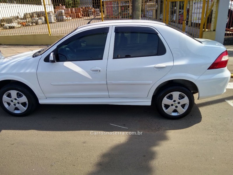 PRISMA 1.4 MPFI LT 8V FLEX 4P MANUAL