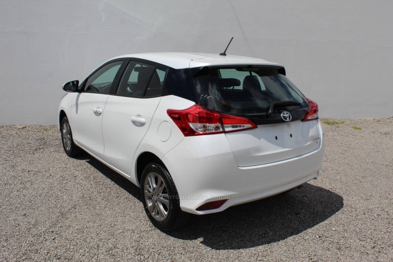 YARIS 1.5 XL CONNECT 16V FLEX 4P AUTOMÁTICO - 2023 - FLORES DA CUNHA