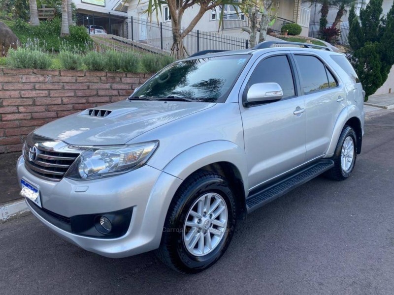 hilux sw4 2.8 srx 4x4 7 lugares 16v turbo intercooler diesel 4p automatico 2014 bom principio