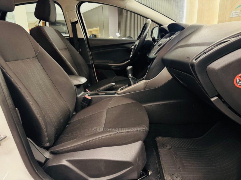 FOCUS 1.6 SE PLUS 16V FLEX 4P MANUAL - 2018 - CANOAS
