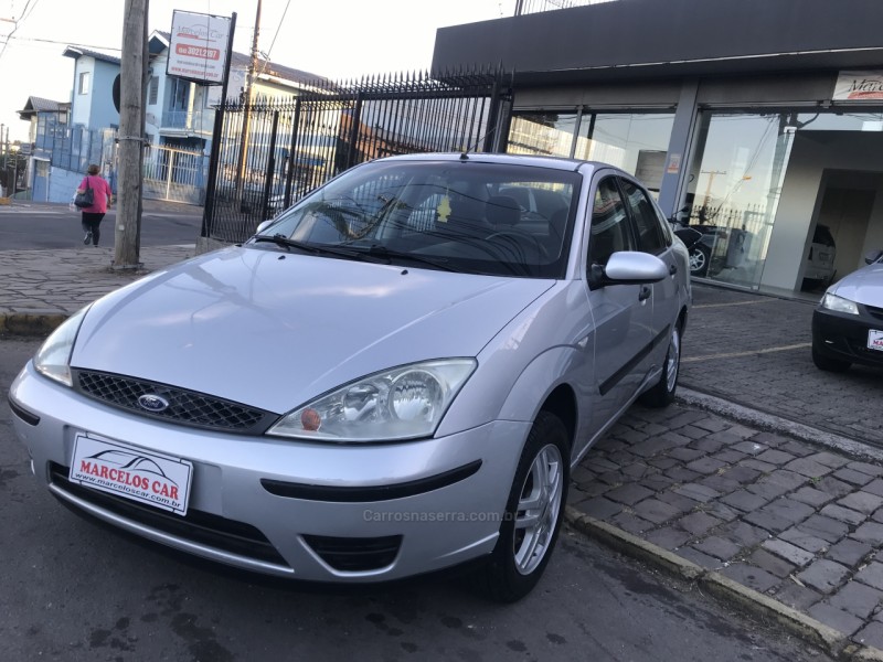 focus 2.0 glx sedan 16v flex 4p manual 2005 caxias do sul