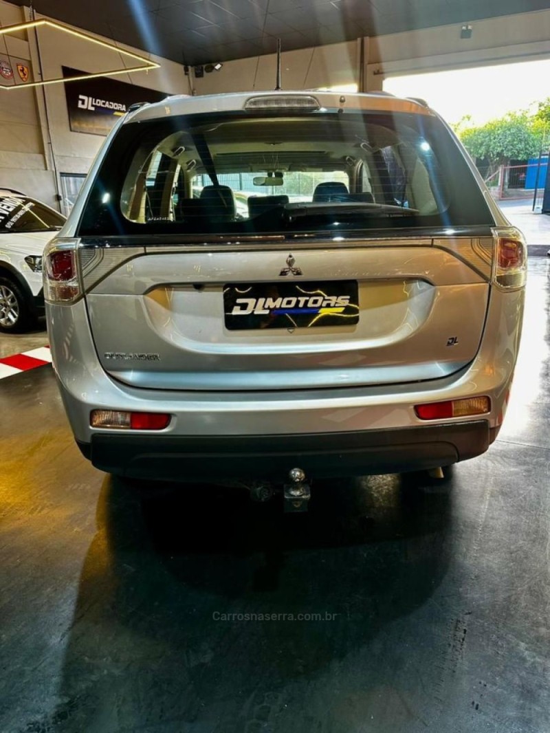 OUTLANDER 2.0 16V GASOLINA 4P AUTOMÁTICO - 2015 - LAJEADO