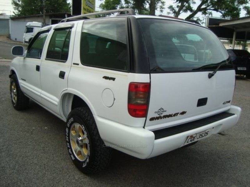 BLAZER 4.3 SFI DLX EXECUTIVE 4X2 V6 12V GASOLINA 4P MANUAL  