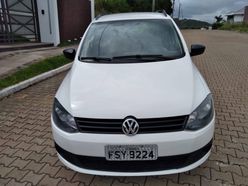 SPACEFOX 1.6 MI 8V FLEX 4P MANUAL - 2014 - PAROBé