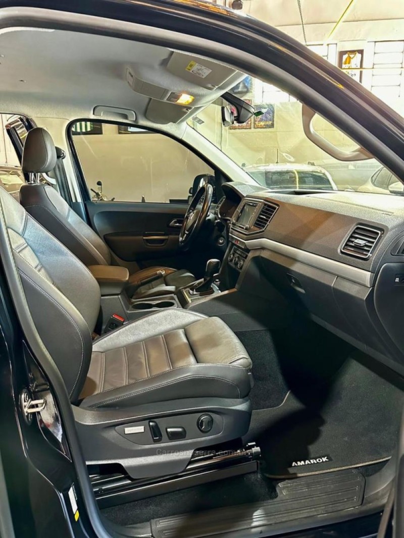 AMAROK 3.0 V6 TDI HIGHLINE CD DIESEL 4MOTION AUTOMÁTICO - 2021 - LAJEADO