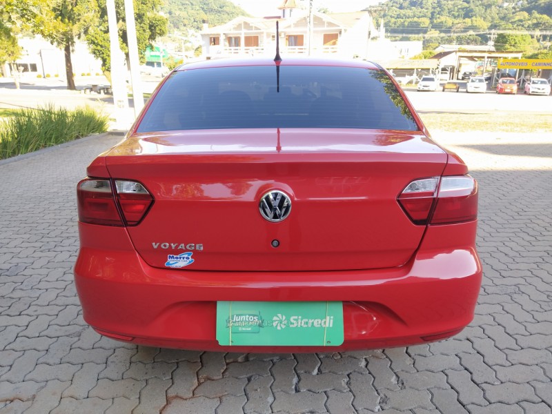 VOYAGE 1.0 MI TRENDLINE 8V FLEX 4P MANUAL - 2014 - MORRO REUTER