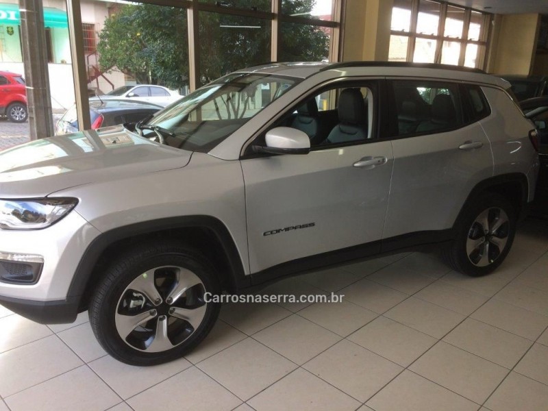 COMPASS 2.0 16V DIESEL LONGITUDE 4X4 AUTOMÁTICO - 2023 - FARROUPILHA