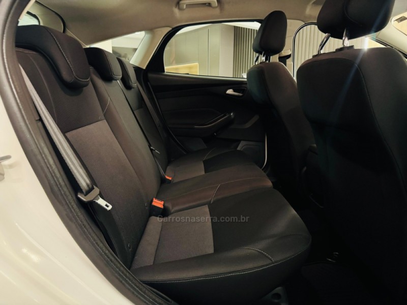 FOCUS 1.6 SE PLUS 16V FLEX 4P MANUAL - 2018 - CANOAS