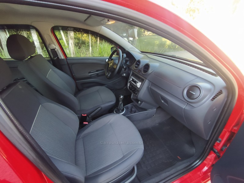 VOYAGE 1.0 MI TRENDLINE 8V FLEX 4P MANUAL - 2014 - MORRO REUTER