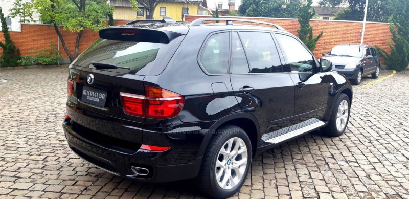 X5 4.8 4X4 50I SECURITY V8 32V GASOLINA 4P AUTOMÁTICO - 2011 - CAXIAS DO SUL