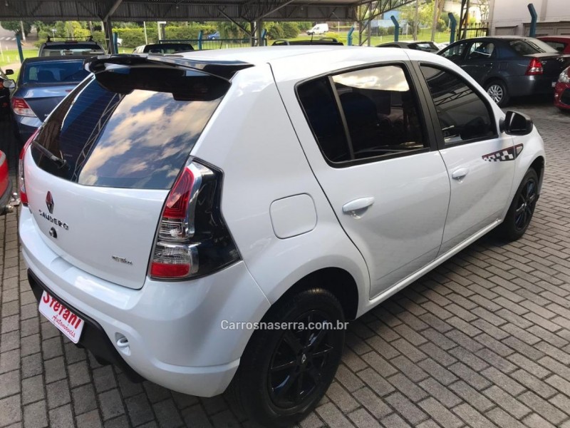 SANDERO 1.6 GT LINE LIMITED FLEX 4P MANUAL - 2014 - FELIZ