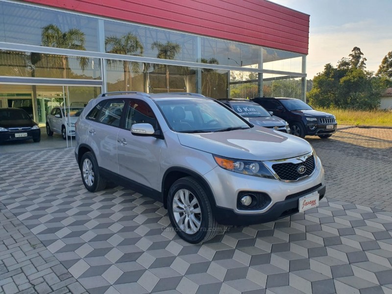 SORENTO 2.4 EX2 4X2 16V GASOLINA 4P AUTOMÁTICO