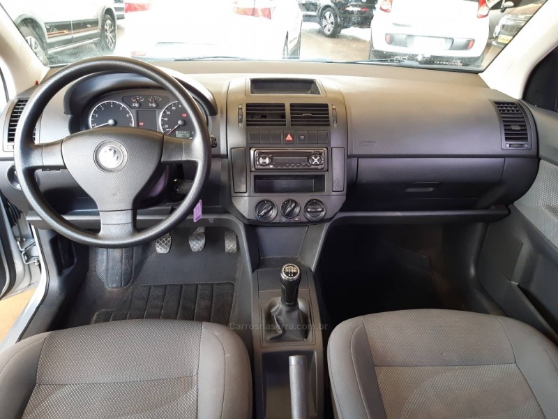 POLO 1.6 MI 8V FLEX 4P MANUAL - 2009 - VACARIA