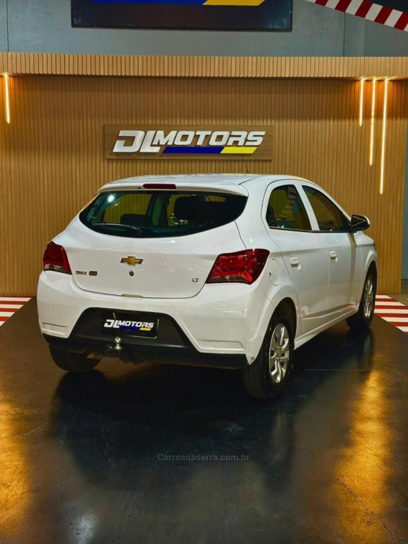 ONIX 1.4 MPFI LT 8V FLEX 4P MANUAL - 2018 - LAJEADO