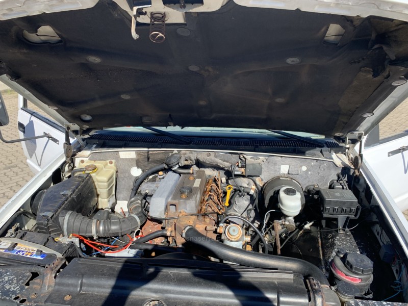 6-100 4.2 18V DIESEL 2P MANUAL - 2002 - CAXIAS DO SUL