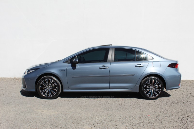 COROLLA 1.8 ALTIS PREMIUM 16V HÍBRIDO 4P AUTOMÁTICO - 2022 - FLORES DA CUNHA