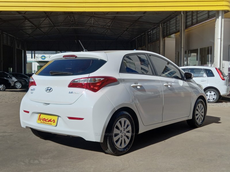 HB20 1.6 COMFORT PLUS 16V FLEX 4P MANUAL - 2014 - VACARIA
