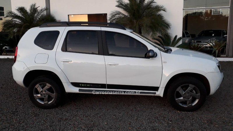  DUSTER  2 0 TECH  ROAD  II 4X2 16V FLEX 4P AUTOMATICO 2022 