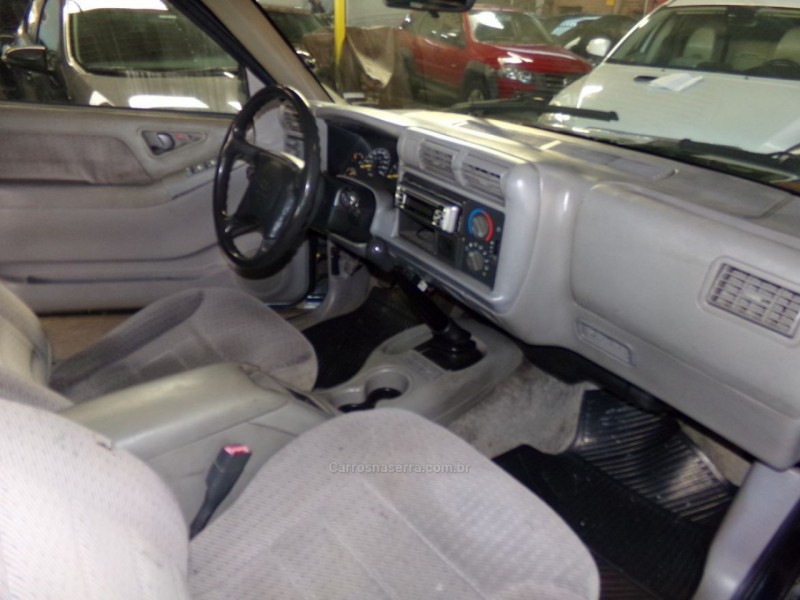 BLAZER 4.3 SFI DLX 4X2 V6 12V GASOLINA 4P MANUAL - 1999 - CAXIAS DO SUL