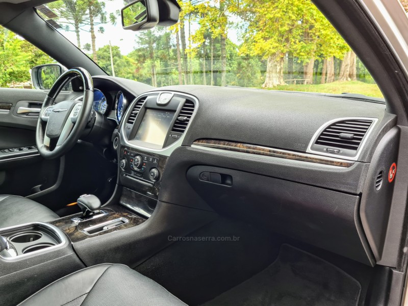 300 C 3.6 SEDAN V6 24V GASOLINA 4P AUTOMÁTICO - 2012 - BENTO GONçALVES