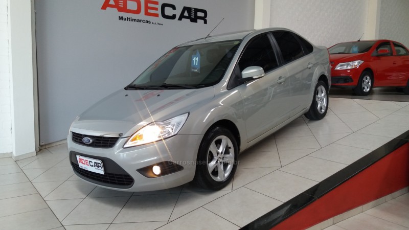 FOCUS 2.0 GLX SEDAN 16V FLEX 4P AUTOMÁTICO - 2011 - FARROUPILHA
