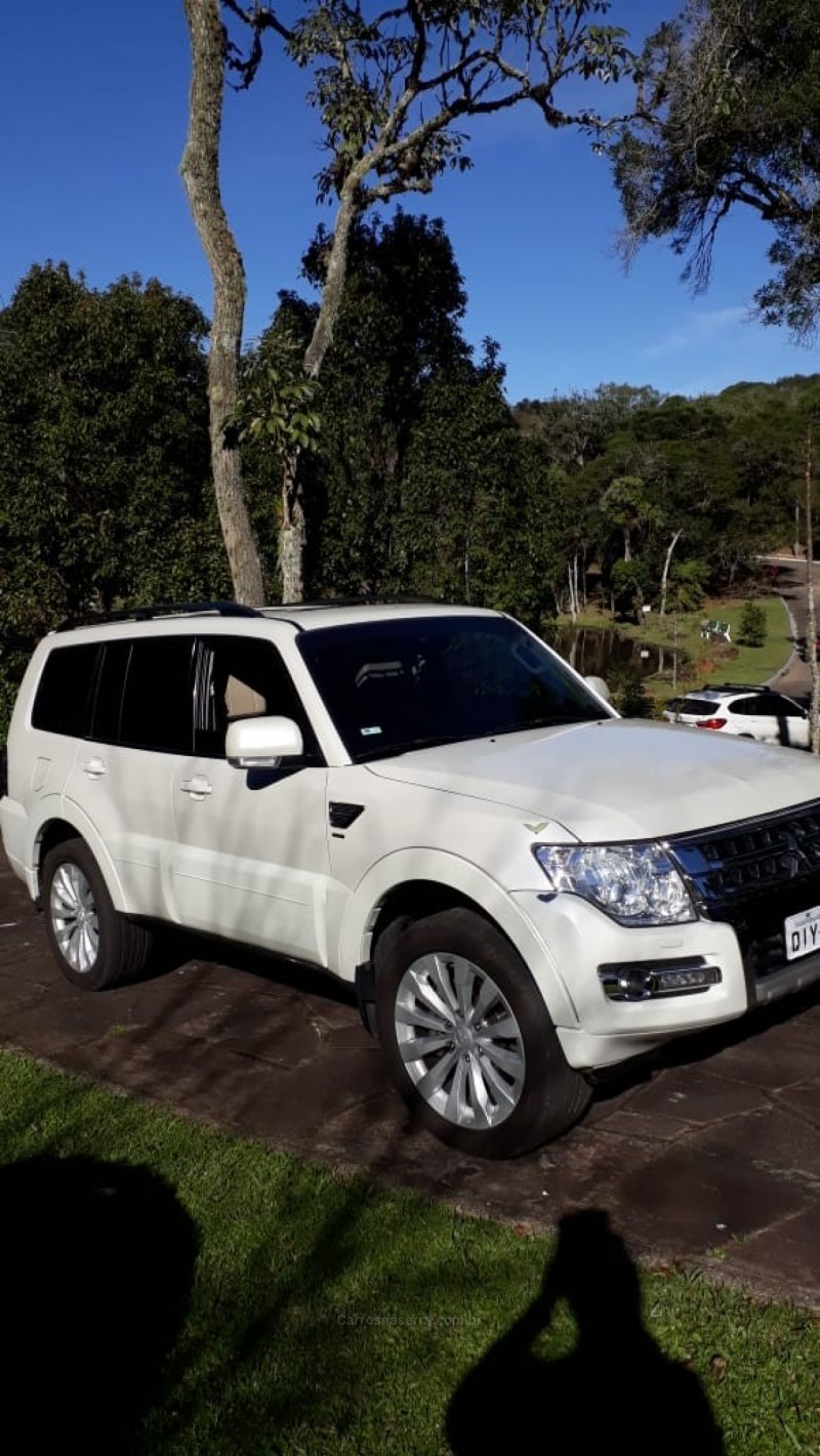 PAJERO FULL 3.2 HPE 4X4 16V DIESEL 4P AUTOMÁTICO - 2016 - CAXIAS DO SUL