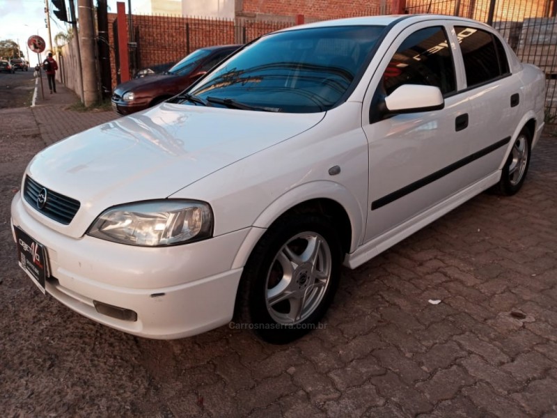 astra 1.8 mpfi gl sedan 8v alcool 4p manual 2002 caxias do sul