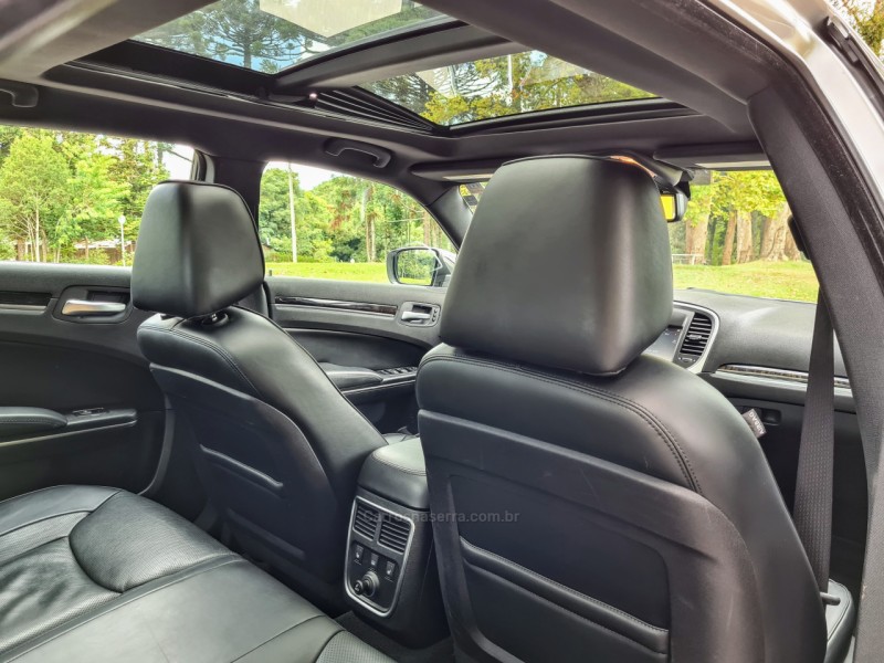 300 C 3.6 SEDAN V6 24V GASOLINA 4P AUTOMÁTICO - 2012 - BENTO GONçALVES