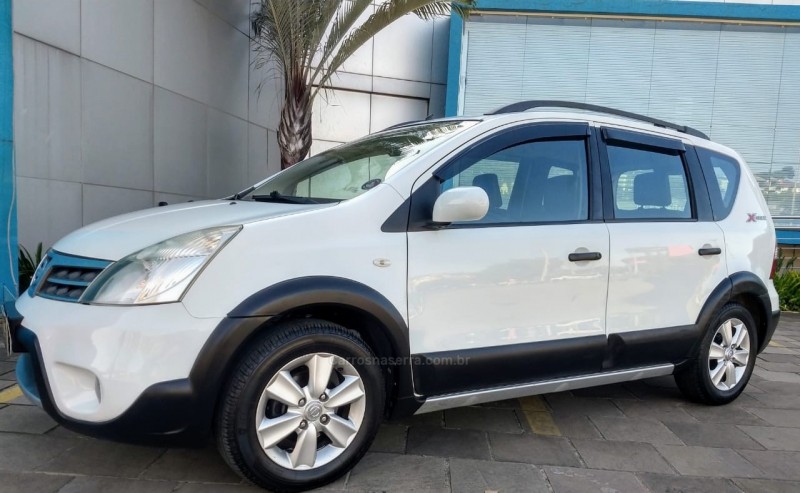 livina 1.6 sl 16v flex 4p manual 2010 dois irmaos