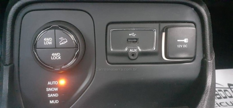 RENEGADE 2.0 16V TURBO DIESEL LONGITUDE 4P 4X4 AUTOMÁTICO - 2016 - CANELA
