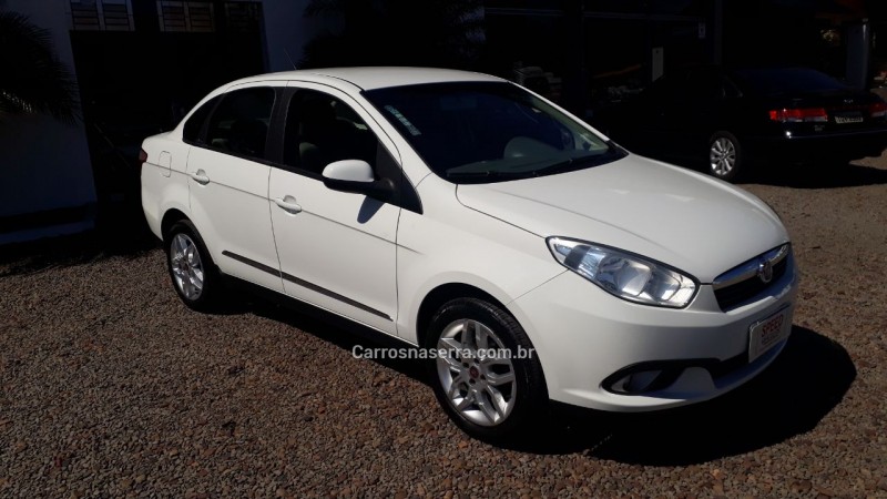 GRAND SIENA 1.6 MPI ESSENCE 16V FLEX 4P AUTOMATIZADO - 2016 - SãO SEBASTIãO DO CAí