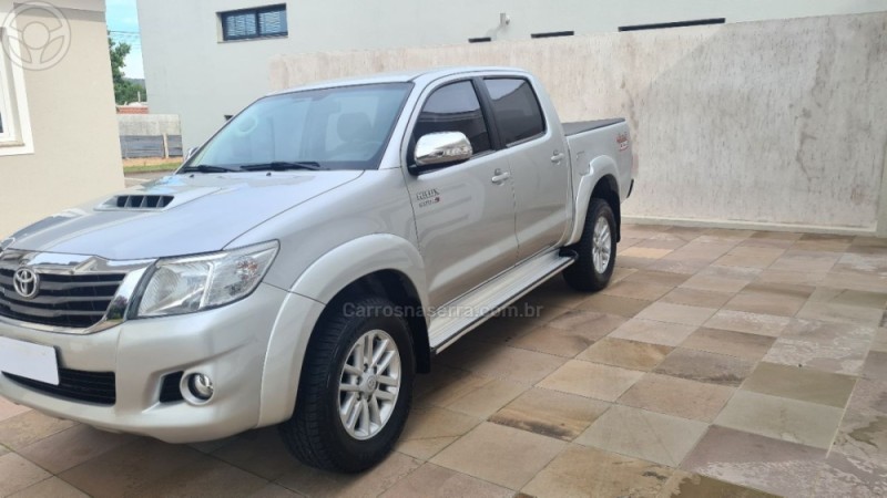 HILUX 3.0 SRV TOP 4X4 CD 16V TURBO INTERCOOLER DIESEL 4P AUTOMÁTICO