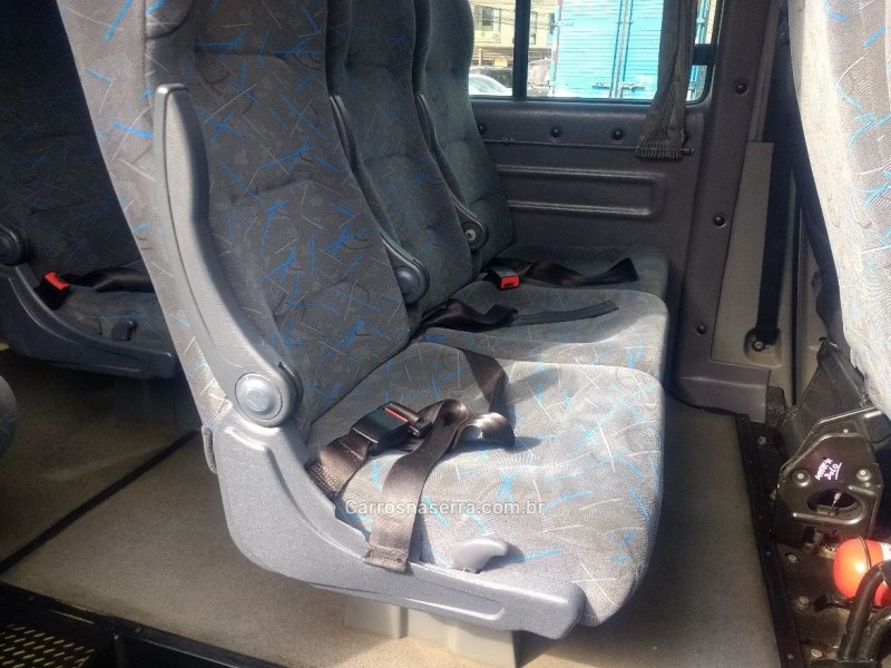 MASTER 2.5 DCI MINIBUS L3H2 16 LUGARES 16V DIESEL 3P MANUAL - 2013 - GRAMADO