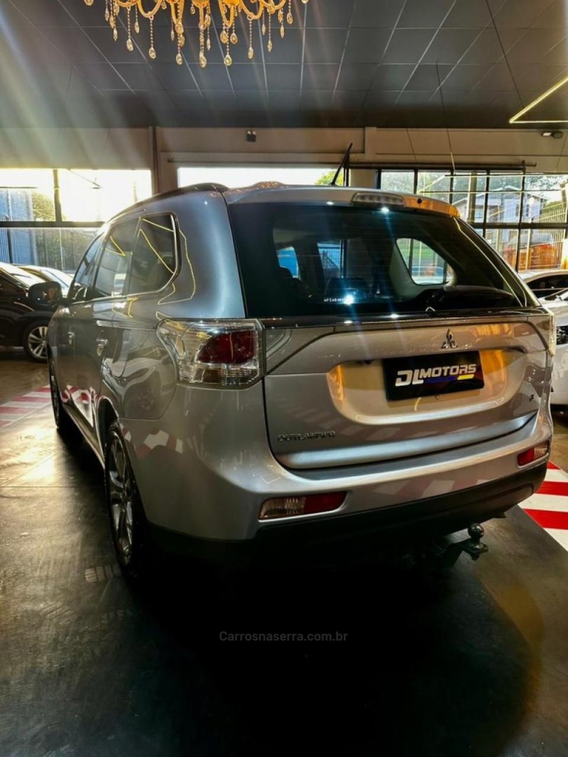 OUTLANDER 2.0 16V GASOLINA 4P AUTOMÁTICO - 2015 - LAJEADO