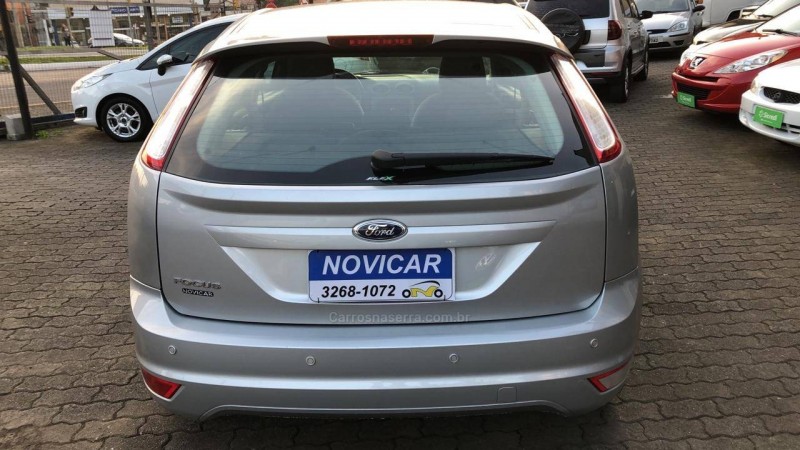FOCUS 1.6 GLX 8V FLEX 4P MANUAL - 2012 - FARROUPILHA