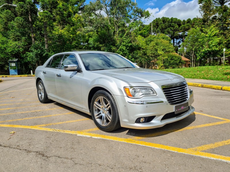 300 C 3.6 SEDAN V6 24V GASOLINA 4P AUTOMÁTICO - 2012 - BENTO GONçALVES