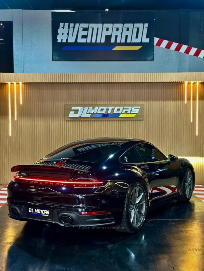 911 3.0 CARRERA T COUPÉ AUTOMÁTICO - 2024 - LAJEADO
