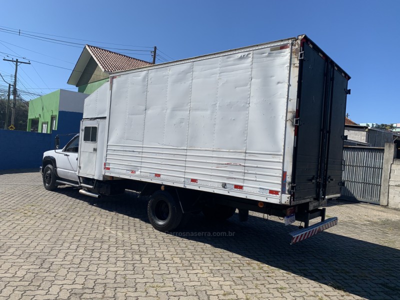 6-100 4.2 18V DIESEL 2P MANUAL - 2002 - CAXIAS DO SUL