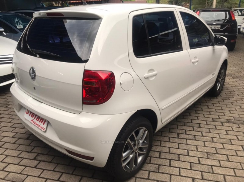 FOX 1.0 MI TREND 8V FLEX 4P MANUAL - 2012 - FELIZ