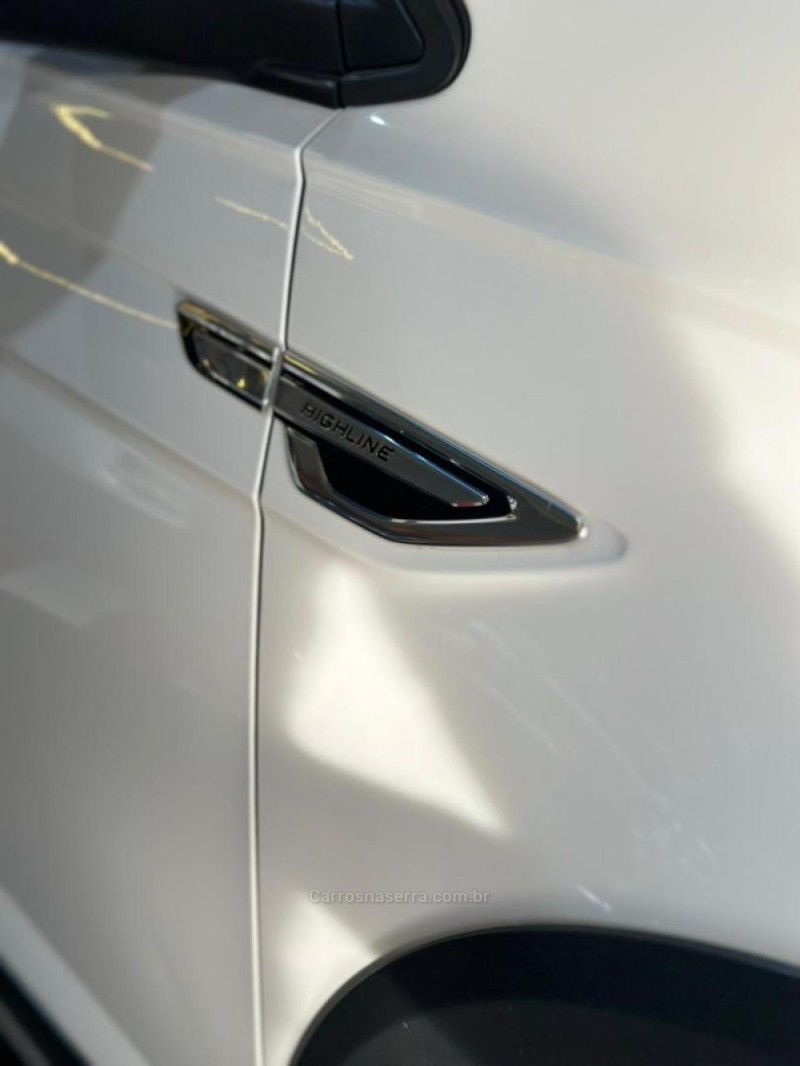 NIVUS 1.0 TSI HIGHLINE FLEX 4P AUTOMÁTICO - 2022 - LAJEADO
