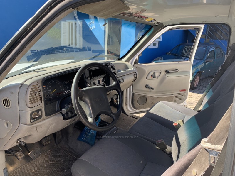 6-100 4.2 18V DIESEL 2P MANUAL - 2002 - CAXIAS DO SUL