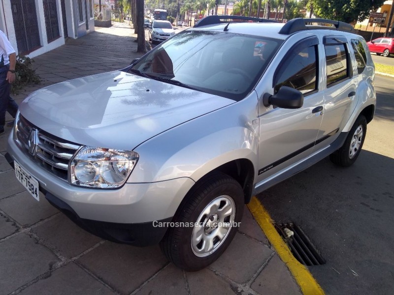 DUSTER 1.6 EXPRESSION 4X2 16V FLEX 4P MANUAL - 2013 - DOIS IRMãOS