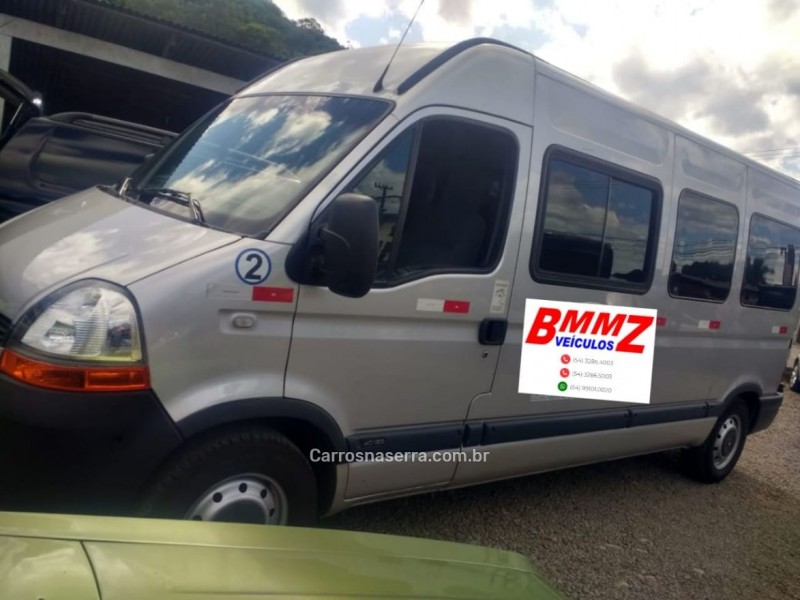 MASTER 2.5 DCI MINIBUS L3H2 16 LUGARES 16V DIESEL 3P MANUAL - 2013 - GRAMADO